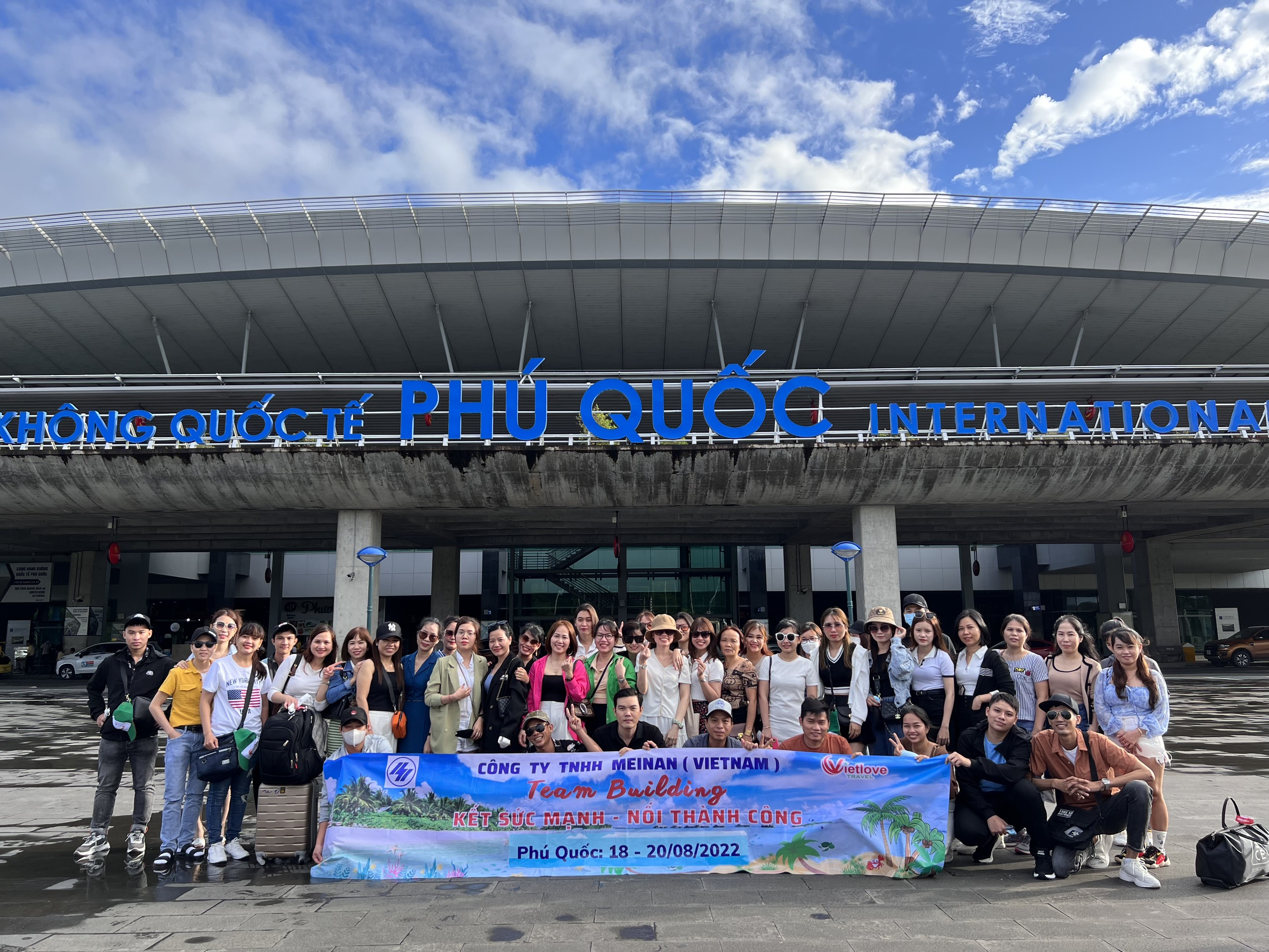 vietlovetour.com